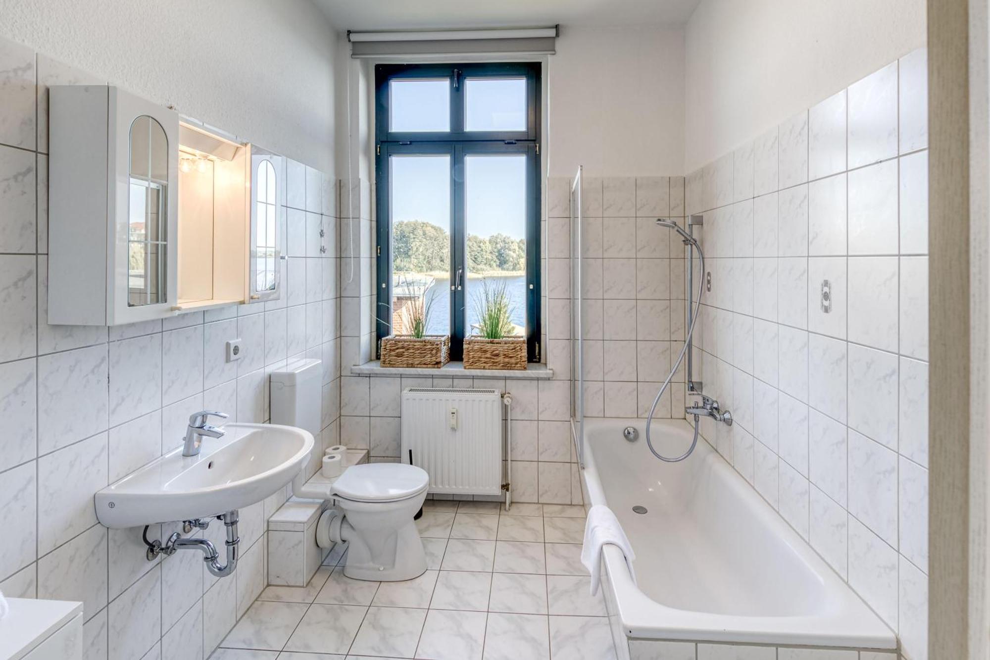 Bluesea Mit Seeblick Und Badewanne Malchow  Exterior photo